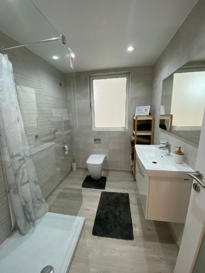Modern Apartment With Large Outdoor Area - Sleeps 7, Close To Malta International Airport Luqa Kültér fotó