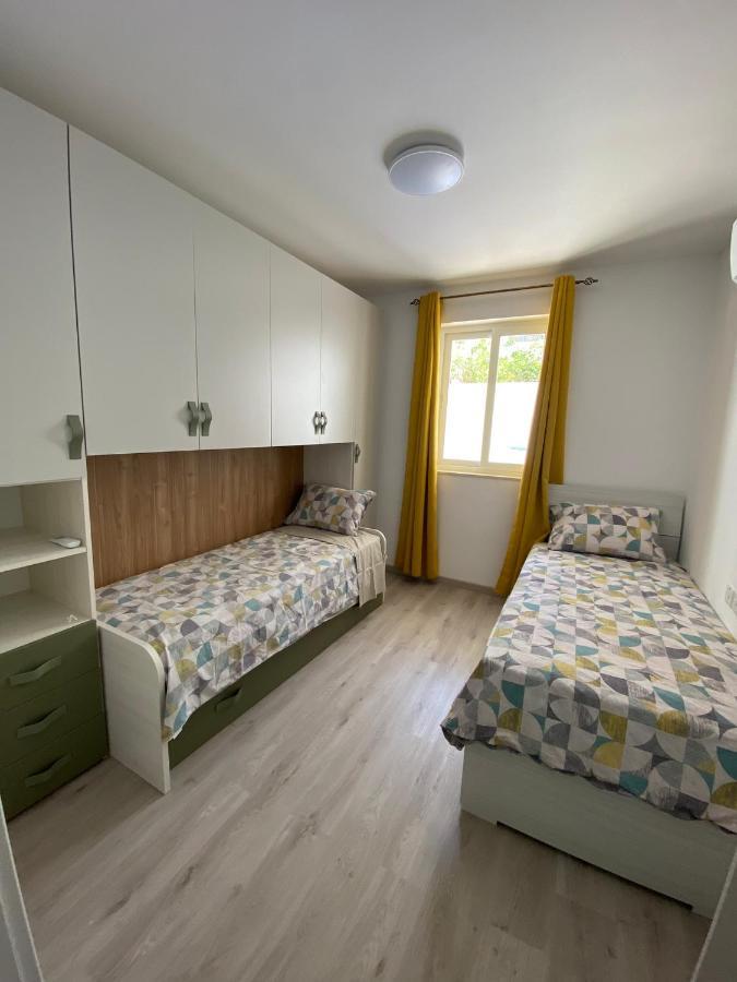 Modern Apartment With Large Outdoor Area - Sleeps 7, Close To Malta International Airport Luqa Kültér fotó