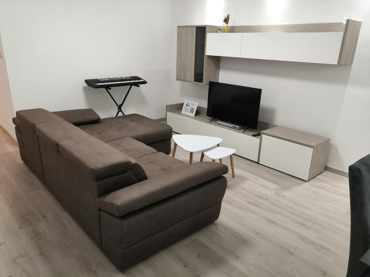 Modern Apartment With Large Outdoor Area - Sleeps 7, Close To Malta International Airport Luqa Kültér fotó